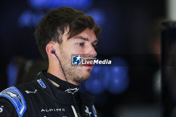 2024-02-21 - GASLY Pierre (fra), Alpine F1 Team A524, portrait during the Formula 1 Aramco pre-season testing 2024 of the 2024 FIA Formula One World Championship from February 21 to 23, 2024 on the Bahrain International Circuit, in Sakhir, Bahrain - F1 - PRE-SEASON TESTING 2024 - BAHRAIN - FORMULA 1 - MOTORS