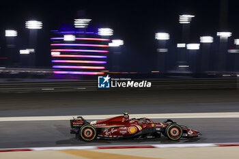 2024-02-21 - 55 SAINZ Carlos (spa), Scuderia Ferrari SF-24, action during the Formula 1 Aramco pre-season testing 2024 of the 2024 FIA Formula One World Championship from February 21 to 23, 2024 on the Bahrain International Circuit, in Sakhir, Bahrain - F1 - PRE-SEASON TESTING 2024 - BAHRAIN - FORMULA 1 - MOTORS