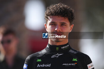 2024-02-21 - NORRIS Lando (gbr), McLaren F1 Team MCL38, portrait during the Formula 1 Aramco pre-season testing 2024 of the 2024 FIA Formula One World Championship from February 21 to 23, 2024 on the Bahrain International Circuit, in Sakhir, Bahrain - F1 - PRE-SEASON TESTING 2024 - BAHRAIN - FORMULA 1 - MOTORS