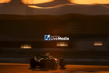 2024-02-21 - 24 ZHOU Guanyu (chi), Stake F1 Team Kick Sauber C44, action during the Formula 1 Aramco pre-season testing 2024 of the 2024 FIA Formula One World Championship from February 21 to 23, 2024 on the Bahrain International Circuit, in Sakhir, Bahrain - F1 - PRE-SEASON TESTING 2024 - BAHRAIN - FORMULA 1 - MOTORS