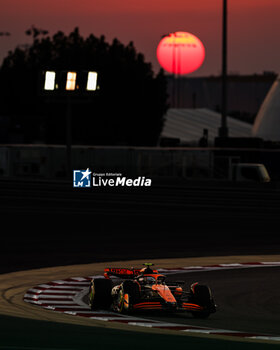 2024-02-21 - 04 NORRIS Lando (gbr), McLaren F1 Team MCL38, action during the Formula 1 Aramco pre-season testing 2024 of the 2024 FIA Formula One World Championship from February 21 to 23, 2024 on the Bahrain International Circuit, in Sakhir, Bahrain - F1 - PRE-SEASON TESTING 2024 - BAHRAIN - FORMULA 1 - MOTORS