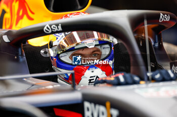 2024-02-21 - VERSTAPPEN Max (ned), Red Bull Racing RB20, portrait during the Formula 1 Aramco pre-season testing 2024 of the 2024 FIA Formula One World Championship from February 21 to 23, 2024 on the Bahrain International Circuit, in Sakhir, Bahrain - F1 - PRE-SEASON TESTING 2024 - BAHRAIN - FORMULA 1 - MOTORS