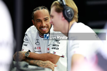 2024-02-21 - HAMILTON Lewis (gbr), Mercedes AMG F1 Team W15, portrait SCHUMACHER Mick (ger), Reserve Driver of Mercedes AMG F1 Team, portrait during the Formula 1 Aramco pre-season testing 2024 of the 2024 FIA Formula One World Championship from February 21 to 23, 2024 on the Bahrain International Circuit, in Sakhir, Bahrain - F1 - PRE-SEASON TESTING 2024 - BAHRAIN - FORMULA 1 - MOTORS