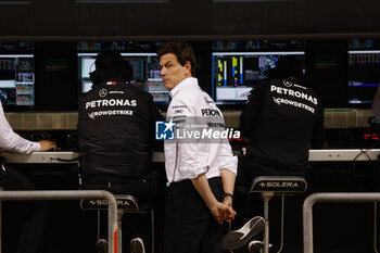 2024-02-22 - WOLFF Toto (aut), Team Principal & CEO of Mercedes AMG F1 Team, portrait during the Formula 1 Aramco pre-season testing 2024 of the 2024 FIA Formula One World Championship from February 21 to 23, 2024 on the Bahrain International Circuit, in Sakhir, Bahrain - F1 - PRE-SEASON TESTING 2024 - BAHRAIN - FORMULA 1 - MOTORS