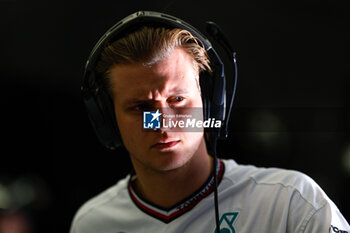 2024-02-22 - SCHUMACHER Mick (ger), Reserve Driver of Mercedes AMG F1 Team, portrait during the Formula 1 Aramco pre-season testing 2024 of the 2024 FIA Formula One World Championship from February 21 to 23, 2024 on the Bahrain International Circuit, in Sakhir, Bahrain - F1 - PRE-SEASON TESTING 2024 - BAHRAIN - FORMULA 1 - MOTORS