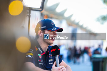 2024-02-22 - VERSTAPPEN Max (ned), Red Bull Racing RB20, portrait during the Formula 1 Aramco pre-season testing 2024 of the 2024 FIA Formula One World Championship from February 21 to 23, 2024 on the Bahrain International Circuit, in Sakhir, Bahrain - F1 - PRE-SEASON TESTING 2024 - BAHRAIN - FORMULA 1 - MOTORS