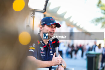 2024-02-22 - VERSTAPPEN Max (ned), Red Bull Racing RB20, portrait during the Formula 1 Aramco pre-season testing 2024 of the 2024 FIA Formula One World Championship from February 21 to 23, 2024 on the Bahrain International Circuit, in Sakhir, Bahrain - F1 - PRE-SEASON TESTING 2024 - BAHRAIN - FORMULA 1 - MOTORS