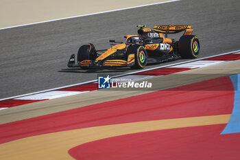 2024-02-23 - 04 NORRIS Lando (gbr), McLaren F1 Team MCL38, action during the Formula 1 Aramco pre-season testing 2024 of the 2024 FIA Formula One World Championship from February 21 to 23, 2024 on the Bahrain International Circuit, in Sakhir, Bahrain - F1 - PRE-SEASON TESTING 2024 - BAHRAIN - FORMULA 1 - MOTORS