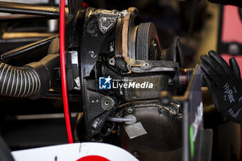 2024-02-23 - Visa Cash App RB F1 Team VCARB 01, mechanical detail front brakes, freins, during the Formula 1 Aramco pre-season testing 2024 of the 2024 FIA Formula One World Championship from February 21 to 23, 2024 on the Bahrain International Circuit, in Sakhir, Bahrain - F1 - PRE-SEASON TESTING 2024 - BAHRAIN - FORMULA 1 - MOTORS