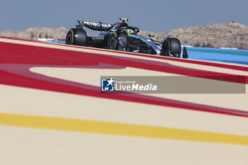 2024-02-23 - 44 HAMILTON Lewis (gbr), Mercedes AMG F1 Team W15, action during the Formula 1 Aramco pre-season testing 2024 of the 2024 FIA Formula One World Championship from February 21 to 23, 2024 on the Bahrain International Circuit, in Sakhir, Bahrain - F1 - PRE-SEASON TESTING 2024 - BAHRAIN - FORMULA 1 - MOTORS