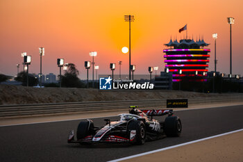 2024-02-23 - 27 HULKENBERG Nico (ger), Haas F1 Team VF-24 Ferrari, action during the Formula 1 Aramco pre-season testing 2024 of the 2024 FIA Formula One World Championship from February 21 to 23, 2024 on the Bahrain International Circuit, in Sakhir, Bahrain - F1 - PRE-SEASON TESTING 2024 - BAHRAIN - FORMULA 1 - MOTORS