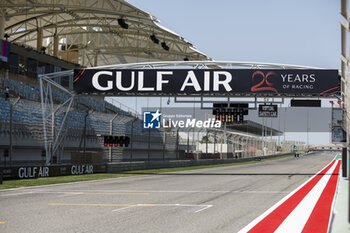 2024-02-28 - Bahrain circuit starting grid during the Formula 1 Gulf Air Bahrain Grand Prix 2024, 1st round of the 2024 FIA Formula One World Championship from February 29 to March 2, 2024 on the Bahrain International Circuit, in Sakhir, Bahrain - F1 - BAHRAIN GRAND PRIX 2024 - FORMULA 1 - MOTORS