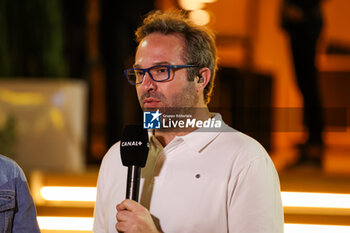 2024-02-28 - FEBREAU Julien (fra), TV presenter of Canal+, portrait, during the Formula 1 Gulf Air Bahrain Grand Prix 2024, 1st round of the 2024 FIA Formula One World Championship from February 29 to March 2, 2024 on the Bahrain International Circuit, in Sakhir, Bahrain - F1 - BAHRAIN GRAND PRIX 2024 - FORMULA 1 - MOTORS
