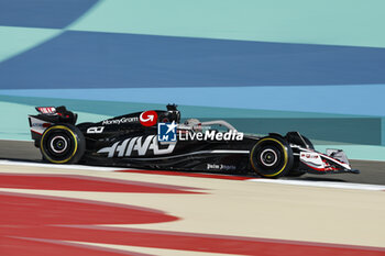 2024-02-29 - 20 MAGNUSSEN Kevin (den), Haas F1 Team VF-24 Ferrari, action during the Formula 1 Gulf Air Bahrain Grand Prix 2024, 1st round of the 2024 FIA Formula One World Championship from February 29 to March 2, 2024 on the Bahrain International Circuit, in Sakhir, Bahrain - F1 - BAHRAIN GRAND PRIX 2024 - FORMULA 1 - MOTORS