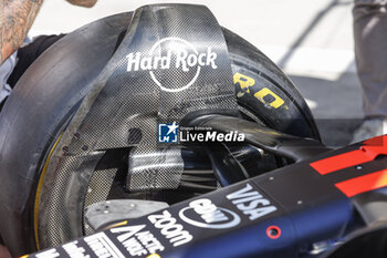 2024-02-29 - Red Bull Racing RB20, mechanical detail suspension brake conduct during the Formula 1 Gulf Air Bahrain Grand Prix 2024, 1st round of the 2024 FIA Formula One World Championship from February 29 to March 2, 2024 on the Bahrain International Circuit, in Sakhir, Bahrain - F1 - BAHRAIN GRAND PRIX 2024 - FORMULA 1 - MOTORS