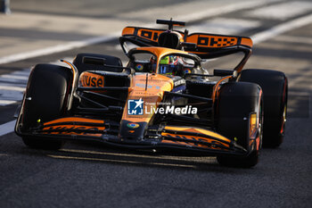 2024-03-01 - 81 PIASTRI Oscar (aus), McLaren F1 Team MCL38, action during the Formula 1 Gulf Air Bahrain Grand Prix 2024, 1st round of the 2024 FIA Formula One World Championship from February 29 to March 2, 2024 on the Bahrain International Circuit, in Sakhir, Bahrain - F1 - BAHRAIN GRAND PRIX 2024 - FORMULA 1 - MOTORS