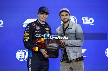2024-03-01 - VERSTAPPEN Max (ned), Red Bull Racing RB20, portrait Zedd DJ, portrait the Formula 1 Gulf Air Bahrain Grand Prix 2024, 1st round of the 2024 FIA Formula One World Championship from February 29 to March 2, 2024 on the Bahrain International Circuit, in Sakhir, Bahrain - F1 - BAHRAIN GRAND PRIX 2024 - FORMULA 1 - MOTORS