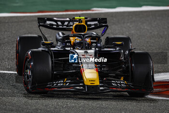 2024-03-01 - 11 PEREZ Sergio (mex), Red Bull Racing RB20, action during the Formula 1 Gulf Air Bahrain Grand Prix 2024, 1st round of the 2024 FIA Formula One World Championship from February 29 to March 2, 2024 on the Bahrain International Circuit, in Sakhir, Bahrain - F1 - BAHRAIN GRAND PRIX 2024 - FORMULA 1 - MOTORS
