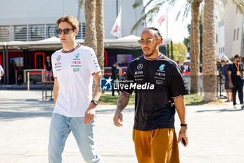 2024-03-01 - RUSSELL George (gbr), Mercedes AMG F1 Team W15, portrait HAMILTON Lewis (gbr), Mercedes AMG F1 Team W15, portrait during the Formula 1 Gulf Air Bahrain Grand Prix 2024, 1st round of the 2024 FIA Formula One World Championship from February 29 to March 2, 2024 on the Bahrain International Circuit, in Sakhir, Bahrain - F1 - BAHRAIN GRAND PRIX 2024 - FORMULA 1 - MOTORS