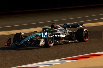 2024-03-01 - 44 HAMILTON Lewis (gbr), Mercedes AMG F1 Team W15, action during the Formula 1 Gulf Air Bahrain Grand Prix 2024, 1st round of the 2024 FIA Formula One World Championship from February 29 to March 2, 2024 on the Bahrain International Circuit, in Sakhir, Bahrain - F1 - BAHRAIN GRAND PRIX 2024 - FORMULA 1 - MOTORS