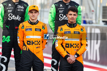2024-03-02 - PIASTRI Oscar (aus), McLaren F1 Team MCL38, NORRIS Lando (gbr), McLaren F1 Team MCL38, portrait during the Formula 1 Gulf Air Bahrain Grand Prix 2024, 1st round of the 2024 FIA Formula One World Championship from February 29 to March 2, 2024 on the Bahrain International Circuit, in Sakhir, Bahrain - F1 - BAHRAIN GRAND PRIX 2024 - FORMULA 1 - MOTORS