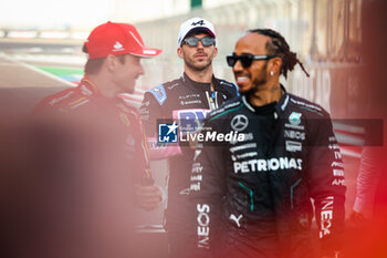 2024-03-02 - GASLY Pierre (fra), Alpine F1 Team A524, HAMILTON Lewis (gbr), Mercedes AMG F1 Team W15, during the Formula 1 Gulf Air Bahrain Grand Prix 2024, 1st round of the 2024 FIA Formula One World Championship from February 29 to March 2, 2024 on the Bahrain International Circuit, in Sakhir, Bahrain - F1 - BAHRAIN GRAND PRIX 2024 - FORMULA 1 - MOTORS