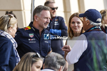 2024-03-02 - HORNER Christian (gbr), Team Principal of Red Bull Racing, portrait and his wife member of Spice Girls Geri Halliwell, portrait during the Formula 1 Gulf Air Bahrain Grand Prix 2024, 1st round of the 2024 FIA Formula One World Championship from February 29 to March 2, 2024 on the Bahrain International Circuit, in Sakhir, Bahrain - F1 - BAHRAIN GRAND PRIX 2024 - FORMULA 1 - MOTORS