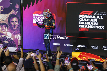 2024-03-02 - VERSTAPPEN Max (ned), Red Bull Racing RB20, portrait celebration victory during the Formula 1 Gulf Air Bahrain Grand Prix 2024, 1st round of the 2024 FIA Formula One World Championship from February 29 to March 2, 2024 on the Bahrain International Circuit, in Sakhir, Bahrain - F1 - BAHRAIN GRAND PRIX 2024 - FORMULA 1 - MOTORS