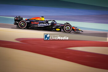 2024-03-02 - 01 VERSTAPPEN Max (nld), Red Bull Racing RB20, action during the Formula 1 Gulf Air Bahrain Grand Prix 2024, 1st round of the 2024 FIA Formula One World Championship from February 29 to March 2, 2024 on the Bahrain International Circuit, in Sakhir, Bahrain - F1 - BAHRAIN GRAND PRIX 2024 - FORMULA 1 - MOTORS