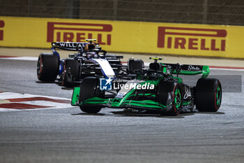 2024-03-02 - 24 ZHOU Guanyu (chi), Stake F1 Team Kick Sauber C44, action during the Formula 1 Gulf Air Bahrain Grand Prix 2024, 1st round of the 2024 FIA Formula One World Championship from February 29 to March 2, 2024 on the Bahrain International Circuit, in Sakhir, Bahrain - F1 - BAHRAIN GRAND PRIX 2024 - FORMULA 1 - MOTORS