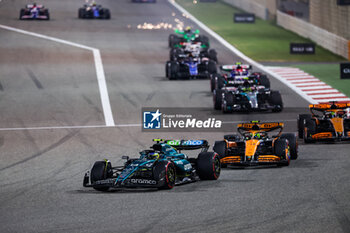 2024-03-02 - 14 ALONSO Fernando (spa), Aston Martin F1 Team AMR24, 04 NORRIS Lando (gbr), McLaren F1 Team MCL38, action during the Formula 1 Gulf Air Bahrain Grand Prix 2024, 1st round of the 2024 FIA Formula One World Championship from February 29 to March 2, 2024 on the Bahrain International Circuit, in Sakhir, Bahrain - F1 - BAHRAIN GRAND PRIX 2024 - FORMULA 1 - MOTORS