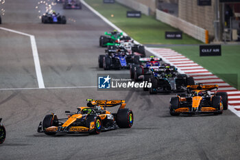 2024-03-02 - 04 NORRIS Lando (gbr), McLaren F1 Team MCL38, 81 PIASTRI Oscar (aus), McLaren F1 Team MCL38, action during the Formula 1 Gulf Air Bahrain Grand Prix 2024, 1st round of the 2024 FIA Formula One World Championship from February 29 to March 2, 2024 on the Bahrain International Circuit, in Sakhir, Bahrain - F1 - BAHRAIN GRAND PRIX 2024 - FORMULA 1 - MOTORS