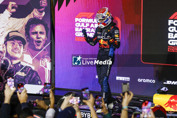 2024-03-02 - VERSTAPPEN Max (ned), Red Bull Racing RB20, portrait celebration during the Formula 1 Gulf Air Bahrain Grand Prix 2024, 1st round of the 2024 FIA Formula One World Championship from February 29 to March 2, 2024 on the Bahrain International Circuit, in Sakhir, Bahrain - F1 - BAHRAIN GRAND PRIX 2024 - FORMULA 1 - MOTORS