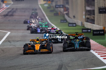 2024-03-02 - 04 NORRIS Lando (gbr), McLaren F1 Team MCL38, 14 ALONSO Fernando (spa), Aston Martin F1 Team AMR24, action during the Formula 1 Gulf Air Bahrain Grand Prix 2024, 1st round of the 2024 FIA Formula One World Championship from February 29 to March 2, 2024 on the Bahrain International Circuit, in Sakhir, Bahrain - F1 - BAHRAIN GRAND PRIX 2024 - FORMULA 1 - MOTORS