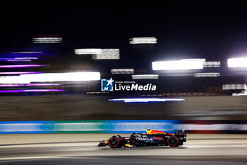 2024-03-02 - 11 PEREZ Sergio (mex), Red Bull Racing RB20, action during the Formula 1 Gulf Air Bahrain Grand Prix 2024, 1st round of the 2024 FIA Formula One World Championship from February 29 to March 2, 2024 on the Bahrain International Circuit, in Sakhir, Bahrain - F1 - BAHRAIN GRAND PRIX 2024 - FORMULA 1 - MOTORS