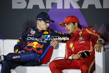 2024-03-02 - VERSTAPPEN Max (ned), Red Bull Racing RB20, portrait SAINZ Carlos (spa), Scuderia Ferrari SF-24, portrait press conference during the Formula 1 Gulf Air Bahrain Grand Prix 2024, 1st round of the 2024 FIA Formula One World Championship from February 29 to March 2, 2024 on the Bahrain International Circuit, in Sakhir, Bahrain - F1 - BAHRAIN GRAND PRIX 2024 - FORMULA 1 - MOTORS