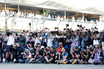 2024-03-02 - Photographers during the Formula 1 Gulf Air Bahrain Grand Prix 2024, 1st round of the 2024 FIA Formula One World Championship from February 29 to March 2, 2024 on the Bahrain International Circuit, in Sakhir, Bahrain - F1 - BAHRAIN GRAND PRIX 2024 - FORMULA 1 - MOTORS