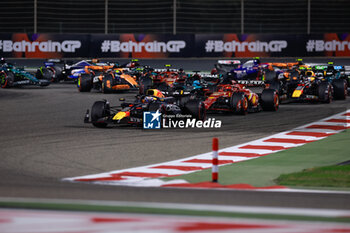 2024-03-02 - 01 VERSTAPPEN Max (nld), Red Bull Racing RB20, action 16 LECLERC Charles (mco), Scuderia Ferrari SF-24, action start of the race, depart, during the Formula 1 Gulf Air Bahrain Grand Prix 2024, 1st round of the 2024 FIA Formula One World Championship from February 29 to March 2, 2024 on the Bahrain International Circuit, in Sakhir, Bahrain - F1 - BAHRAIN GRAND PRIX 2024 - FORMULA 1 - MOTORS