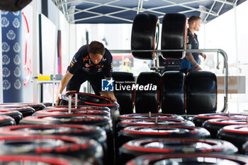 2024-03-06 - Red Bull Racing, tyres, pneus, tyre, pneu,, during the Formula 1 STC Saudi Arabian Grand Prix 2024, 2nd round of the 2024 Formula One World Championship from March 7 to 9, 2024 on the Jeddah Corniche Circuit, in Jeddah, Saudi Arabia - F1 - SAUDI ARABIAN GRAND PRIX 2024 - FORMULA 1 - MOTORS