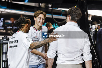2024-03-06 - HAMILTON Lewis (gbr), Mercedes AMG F1 Team W15, portrait RUSSELL George (gbr), Mercedes AMG F1 Team W15, portrait WOLFF Toto (aut), Team Principal & CEO of Mercedes AMG F1 Team, portrait during the Formula 1 Gulf Air Bahrain Grand Prix 2024, 1st round of the 2024 FIA Formula One World Championship from February 29 to March 2, 2024 on the Bahrain International Circuit, in Sakhir, Bahrain - F1 - BAHRAIN GRAND PRIX 2024 - FORMULA 1 - MOTORS