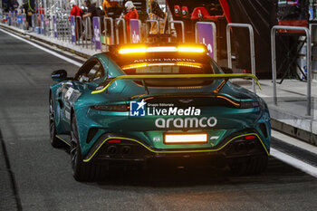 2024-03-06 - Aston Martin F1 Team, Safety Car during the Formula 1 Gulf Air Bahrain Grand Prix 2024, 1st round of the 2024 FIA Formula One World Championship from February 29 to March 2, 2024 on the Bahrain International Circuit, in Sakhir, Bahrain - F1 - BAHRAIN GRAND PRIX 2024 - FORMULA 1 - MOTORS