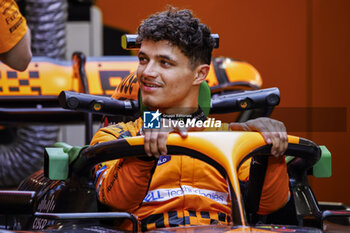 2024-03-06 - NORRIS Lando (gbr), McLaren F1 Team MCL38, portrait during the Formula 1 Gulf Air Bahrain Grand Prix 2024, 1st round of the 2024 FIA Formula One World Championship from February 29 to March 2, 2024 on the Bahrain International Circuit, in Sakhir, Bahrain - F1 - BAHRAIN GRAND PRIX 2024 - FORMULA 1 - MOTORS