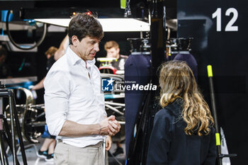 2024-03-06 - WOLFF Toto (aut), Team Principal & CEO of Mercedes AMG F1 Team, portrait PIN Doriane (fra), Prema Racing supported by Mercedes, Tatuus F4-T-421, portrait during the Formula 1 Gulf Air Bahrain Grand Prix 2024, 1st round of the 2024 FIA Formula One World Championship from February 29 to March 2, 2024 on the Bahrain International Circuit, in Sakhir, Bahrain - F1 - BAHRAIN GRAND PRIX 2024 - FORMULA 1 - MOTORS