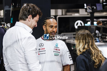 2024-03-06 - WOLFF Toto (aut), Team Principal & CEO of Mercedes AMG F1 Team, portrait HAMILTON Lewis (gbr), Mercedes AMG F1 Team W15, portrait PIN Doriane (fra), Prema Racing supported by Mercedes, Tatuus F4-T-421, portrait during the Formula 1 Gulf Air Bahrain Grand Prix 2024, 1st round of the 2024 FIA Formula One World Championship from February 29 to March 2, 2024 on the Bahrain International Circuit, in Sakhir, Bahrain - F1 - BAHRAIN GRAND PRIX 2024 - FORMULA 1 - MOTORS
