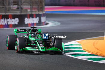 2024-03-07 - 77 BOTTAS Valtteri (fin), Stake F1 Team Kick Sauber C44, action during the Formula 1 STC Saudi Arabian Grand Prix 2024, 2nd round of the 2024 Formula One World Championship from March 7 to 9, 2024 on the Jeddah Corniche Circuit, in Jeddah, Saudi Arabia - F1 - SAUDI ARABIAN GRAND PRIX 2024 - FORMULA 1 - MOTORS