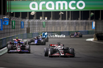 2024-03-09 - 20 MAGNUSSEN Kevin (den), Haas F1 Team VF-24 Ferrari and 31 OCON Esteban (fra), Alpine F1 Team A524, action during the Formula 1 STC Saudi Arabian Grand Prix 2024, 2nd round of the 2024 Formula One World Championship from March 7 to 9, 2024 on the Jeddah Corniche Circuit, in Jeddah, Saudi Arabia - F1 - SAUDI ARABIAN GRAND PRIX 2024 - FORMULA 1 - MOTORS
