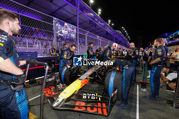 2024-03-09 - 01 VERSTAPPEN Max (nld), Red Bull Racing RB20, grille de depart, starting grid, during the Formula 1 STC Saudi Arabian Grand Prix 2024, 2nd round of the 2024 Formula One World Championship from March 7 to 9, 2024 on the Jeddah Corniche Circuit, in Jeddah, Saudi Arabia - F1 - SAUDI ARABIAN GRAND PRIX 2024 - FORMULA 1 - MOTORS