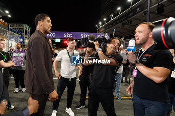 2024-03-09 - champion de boxe Anthony Joshua, during the Formula 1 STC Saudi Arabian Grand Prix 2024, 2nd round of the 2024 Formula One World Championship from March 7 to 9, 2024 on the Jeddah Corniche Circuit, in Jeddah, Saudi Arabia - F1 - SAUDI ARABIAN GRAND PRIX 2024 - FORMULA 1 - MOTORS