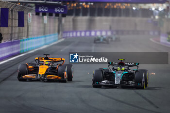 2024-03-09 - 81 PIASTRI Oscar (aus), McLaren F1 Team MCL38, 44 HAMILTON Lewis (gbr), Mercedes AMG F1 Team W15, action during the Formula 1 STC Saudi Arabian Grand Prix 2024, 2nd round of the 2024 Formula One World Championship from March 7 to 9, 2024 on the Jeddah Corniche Circuit, in Jeddah, Saudi Arabia - F1 - SAUDI ARABIAN GRAND PRIX 2024 - FORMULA 1 - MOTORS