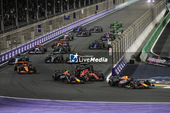 2024-03-09 - start of the race, depart, 01 VERSTAPPEN Max (nld), Red Bull Racing RB20, action 11 PEREZ Sergio (mex), Red Bull Racing RB20, action 16 LECLERC Charles (mco), Scuderia Ferrari SF-24, action during the Formula 1 STC Saudi Arabian Grand Prix 2024, 2nd round of the 2024 Formula One World Championship from March 7 to 9, 2024 on the Jeddah Corniche Circuit, in Jeddah, Saudi Arabia - F1 - SAUDI ARABIAN GRAND PRIX 2024 - FORMULA 1 - MOTORS